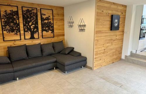 Frignicourt Maison | Gite 5 chambres, piscine intérieure, proche du Der