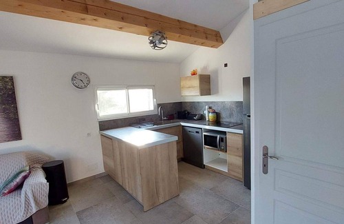 Sussargues Appartement | gite 50m2 4 personnes au coeur du village
