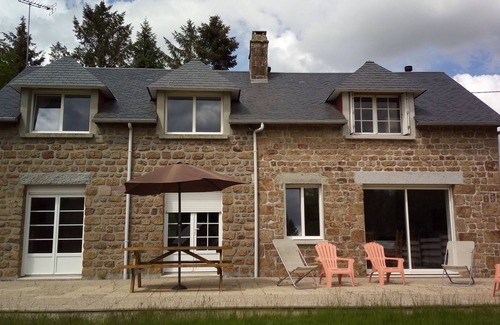 Isigny-le-Buat Maison | Gite 6 personnes baie du mont st michel
