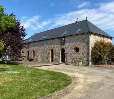 La Bouexiere Maison | Gite 8-10 pers, 4 chambres, billard, jardin