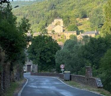 Fraissinet-de-Fourques Maison | Gite a Fraissinet-de-Fourques 1 a 4 personnes