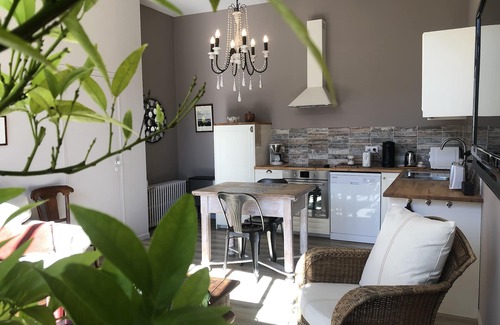 Beaumont-en-Veron Cottage | Gîte Appartement Le Bonheur de Ronsard