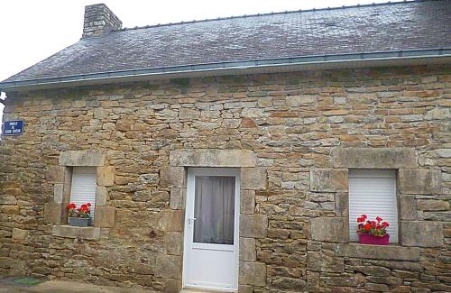 Tregourez Maison | gite au calme centre finistère jardin clos