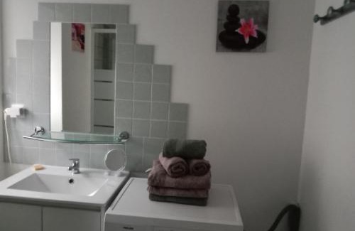 Tregourez Maison | gite au calme centre finistère jardin clos