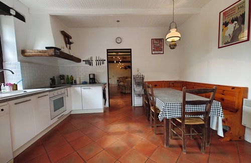 Septfonds Maison | Gite Bacquiès - with enclosed garden and heated swimming pool