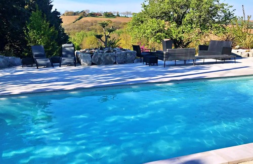 Mauvaisin Cottage | Gîte famille , 10 pers. + 2 , piscine, haute Garonne labellisé 4 cléfs, 4 épis,