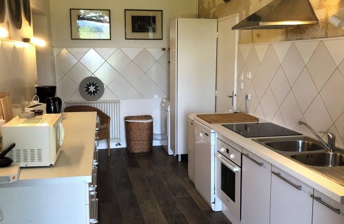 Cubzac-les-Ponts Maison | Gite Bellevue. An unobstructed view of the Dordogne!