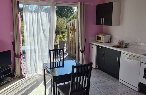 Theix-Noyalo Maison | Gîte Camaloth adapté handicaps moteurs