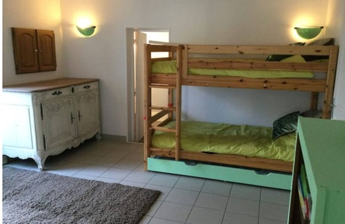 Dournazac Maison | Gite Chaleureux au Centre Bourg