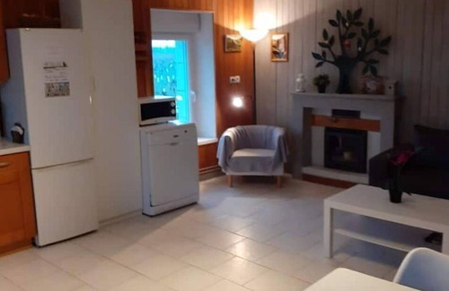 Savigny-en-Veron Maison | Gite Chez LE Vigneron