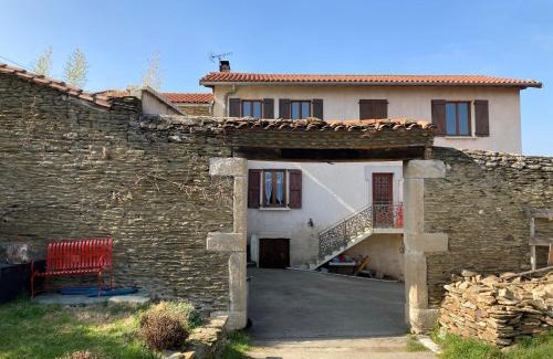 Longes Appartement | Gite cosy 25 min Lyon Vienne St Etienne