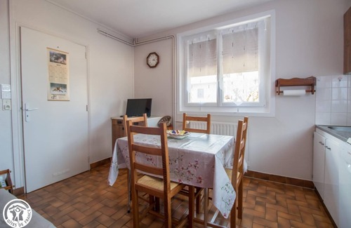 Besse-en-Chandesse Maison | GITE DES BRUYERES - BESSE ET SAINT ANASTAISE