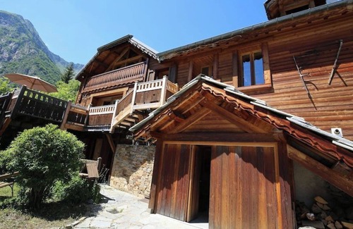 Chantelouve Chalet De Ski | Gite Dans un Très Beau Chalet Parc des Ecrins