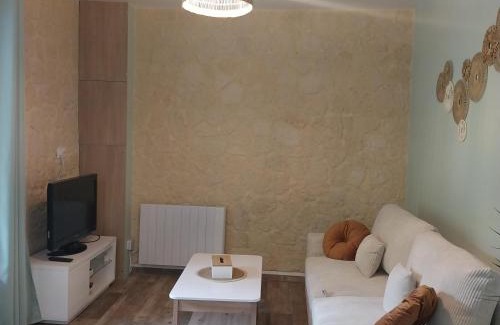 Poigny Appartement | Gite dans une ancienne corps de ferme C