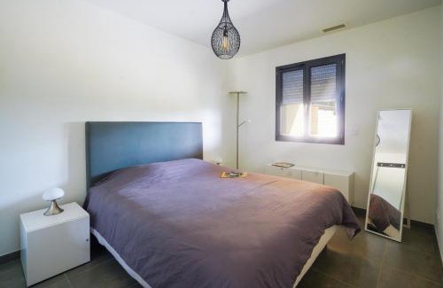 Vers Maison | Gite de Chantecoucou - Piscine privative et vue