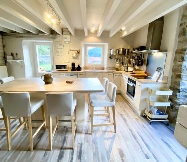 Mazan-l'Abbaye Maison | GITE DE GROUPE 160m2, 15p, salle de reception, jardin, terrasse