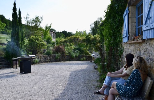 Bruniquel Maison | Gite de Groupe 400 m2 BRUNIQUEL 15- 19 personnes