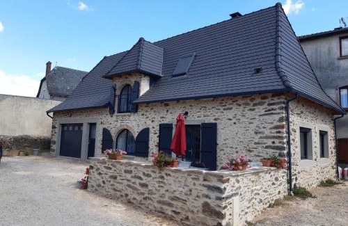 Saint-Santin Maison | gite de La Carrière
