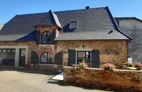 Saint-Santin Maison | gite de La Carrière
