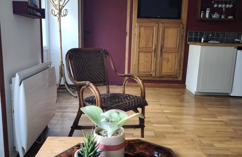Clecy Appartement | Gîte de La Bacouette at the foot of the greenway