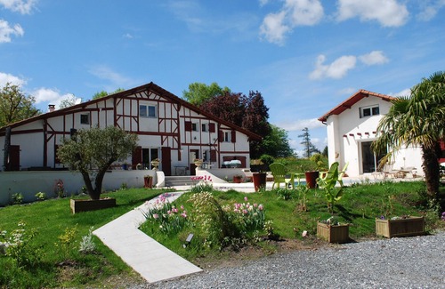 Garrey Maison | Gite de la BARTHE avec piscine chauffée