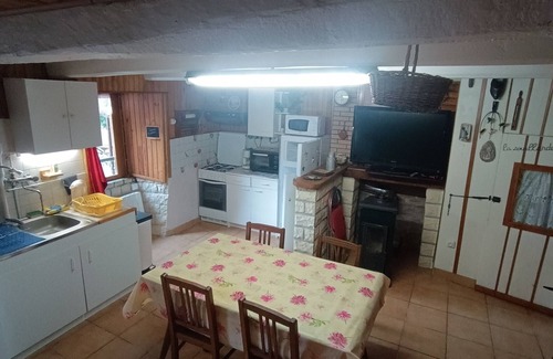 Valbeleix Maison | Gite de la Couze authentic Auvergne house ideal for nature lovers
