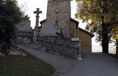 Chapareillan Maison | Gîte de la luge, at the start of Mont Granier and Chartreuse hikes