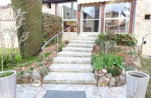 Saint-Lattier Maison | Gite de La Pierre Verte