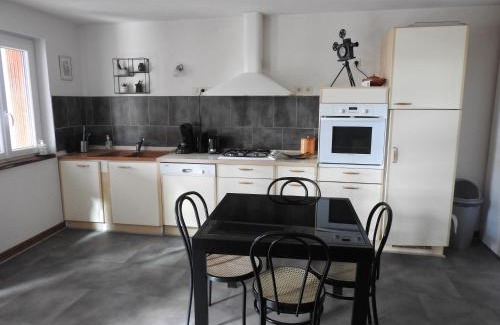 Saint-Lattier Maison | Gite de La Pierre Verte