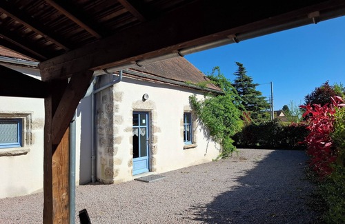 Louchy-Montfand Maison | Gite de Marcureau. dans le vignoble de St Pourcain. Animal de compagnie accepté.