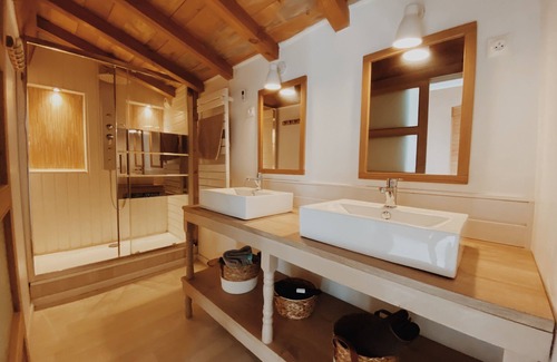 Prisse-la-Charriere Maison | Gite de Saint Florent - Piscine & Spa