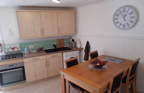 Magnac-Laval Maison | Gîte Déco is a beautiful Townhouse in the historical area of town with parking