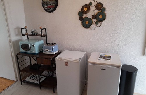 Magnac-Laval Maison | Gîte Déco is a beautiful Townhouse in the historical area of town with parking