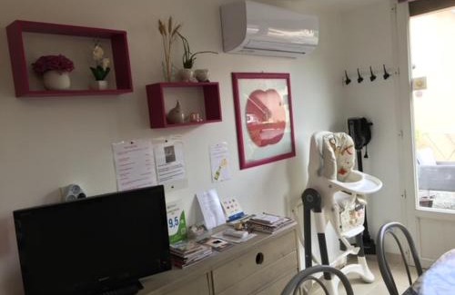 Ardentes Maison | Gite des 2 arbres de la sagesse , agréable chalet avec spa privatif