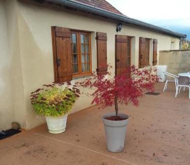Saint-Julien-de-Civry Maison | Gite des artistes