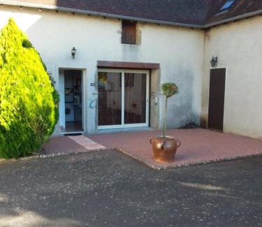 Saint-Julien-de-Civry Maison | Gite des artistes