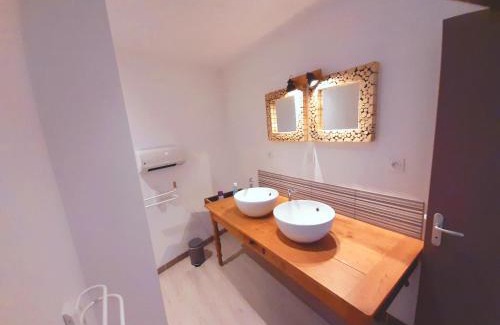 Chambretaud Maison | gite des mariés à 7mn du puy du F0U