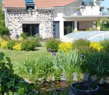 Manzat Maison | Gite Des Taravelles