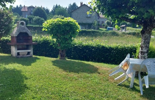 Lacapelle-Viescamp Maison | Gite Detached house sleeps 6 Pets welcome Wifi lake 10mn