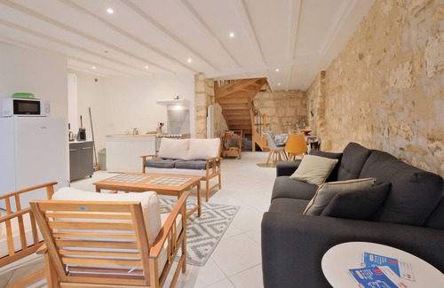 Brantome-en-Perigord Maison | Gîte D’ici et d’Ailleurs – Charme Authentique au Cœur du Centre Historique avec Wi-Fi