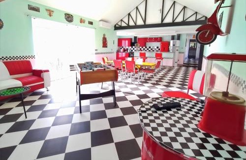 Clevilliers Maison | GITE diner AMERICAIN