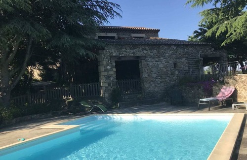 Saint-Jean-de-Muzols Maison | Gite douce heure ardéchoise - maison indépendante en pierres-piscine à partager