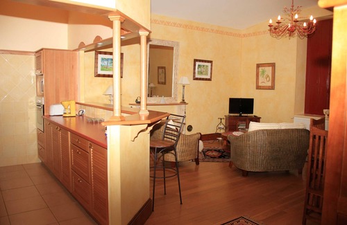Leyritz-Moncassin Cottage | GITE DU CHATEAU, région bordeaux, thermes, route des vins.