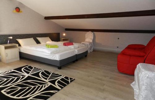 Ternand Maison | GITE du DOMAINE des PIERRES DOREES