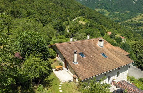 Saint-Marcellin Vercors Isere Communaute Maison | Le Gite du Rocher II, au paysage spectaculaire, pour les amoureux de la nature