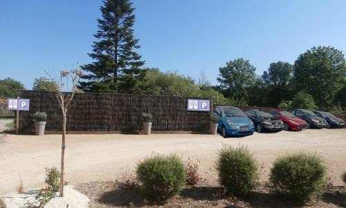 Proulieu Maison | GITE DU ROY D'AMONT Plaine de l'Ain, Parking, Local vélo et table d'hôtes
