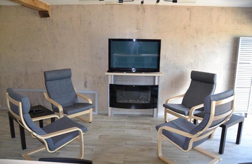 Salles-la-Source Maison | Gite Entre Causse et Vallon, tout confort pour 4 personnes dans grange rénovée au coeur de l'Aveyron