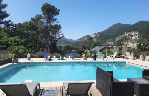 Chateauneuf-de-Bordette Maison | Gite Familial de caractère