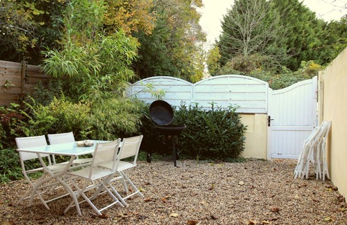 Floirac Maison | Gite Fonteneau. Parc de la Burthe à proximité, 80 hectares de bois et de prés.