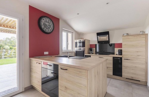 Mervent Cottage | Gîte for 12 people, classified 4 **** with heated and covered swimming pool
